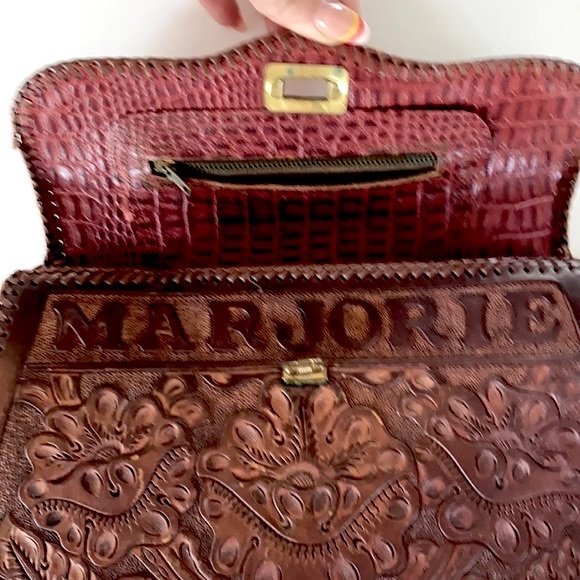 Vintage 70’s Hand Tooled Leather Shoulder Bag - Picture 7 of 13